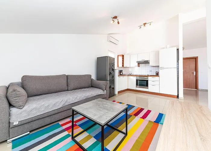 Apartment Cozy In With Wifi Makarska