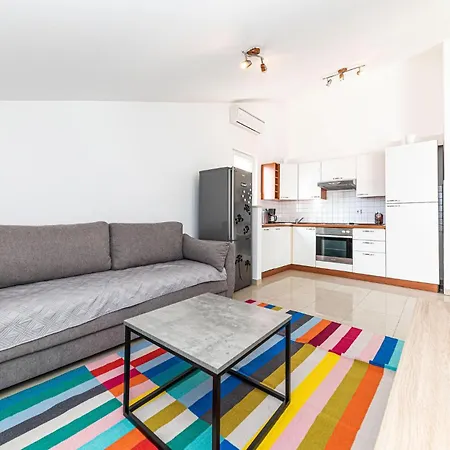 Apartment Cozy In With Wifi Makarska